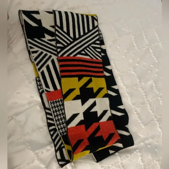 Green Thomas Merino Lambswool Scarf 🧣🤍 - Picture 5 of 11